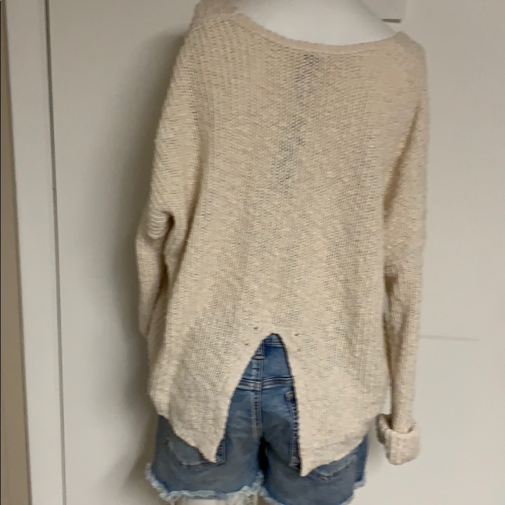 Cream Cotton V Neck Sweater! NWT - Picture 2 of 2